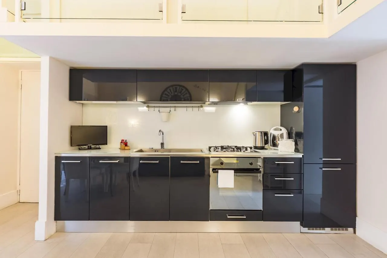 Apartment Cool Flat At Via Dei Mille By Napoliapartments